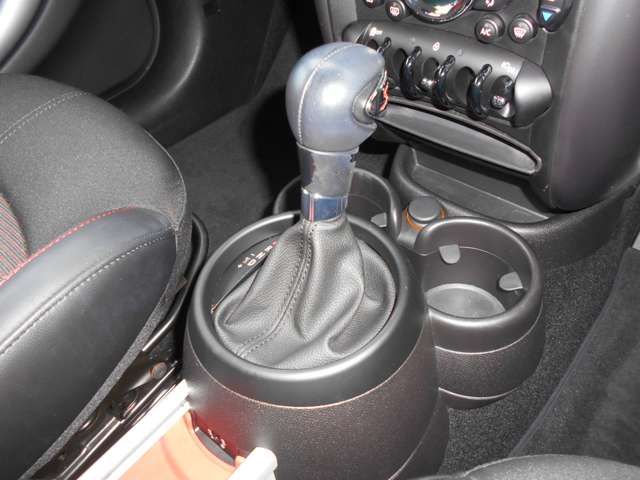 BMW BMW MINI COOPER SD CROSSOVER 2015