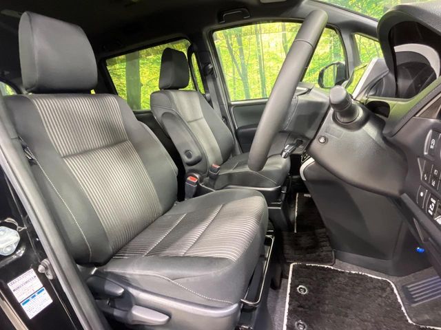 TOYOTA VOXY 4WD 2019