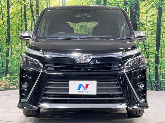 TOYOTA VOXY 4WD 2019