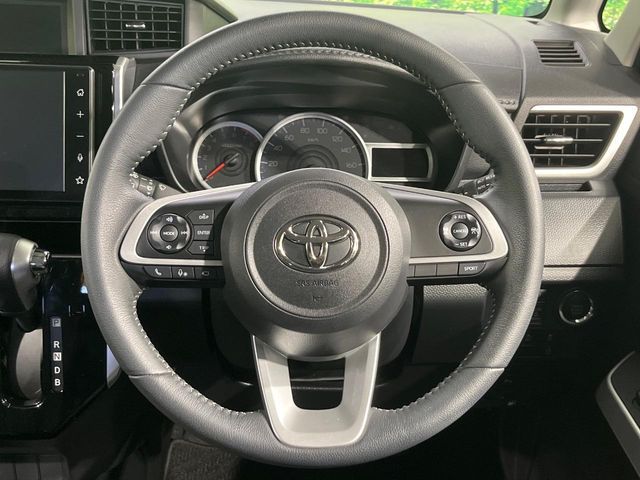 TOYOTA ROOMY 2023