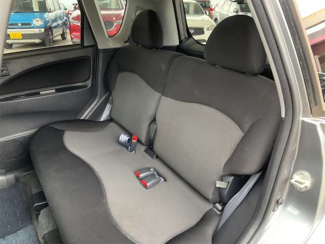 MITSUBISHI COLT 2011