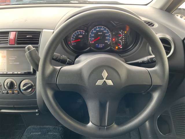 MITSUBISHI COLT 2011