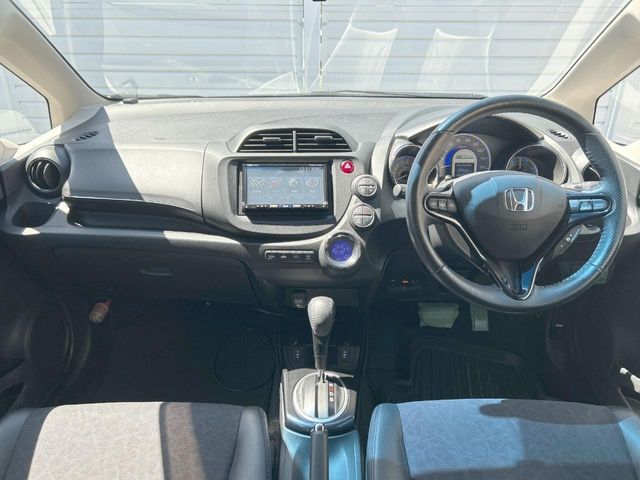 HONDA FIT SHUTTLE HYBRID 2014