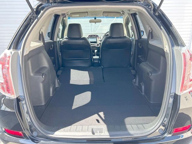 HONDA FIT SHUTTLE HYBRID 2014