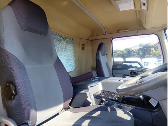 MITSUBISHI FUSOU SUPER GREAT 2014