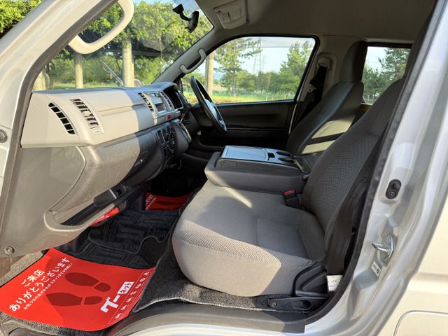 TOYOTA HIACE van 4WD 2010