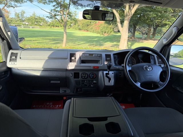 TOYOTA HIACE van 4WD 2010