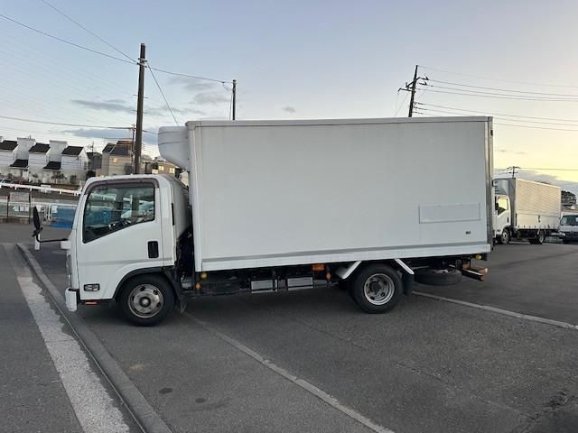 ISUZU ELF 2019