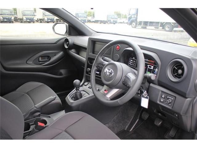 TOYOTA GR YARIS 2024