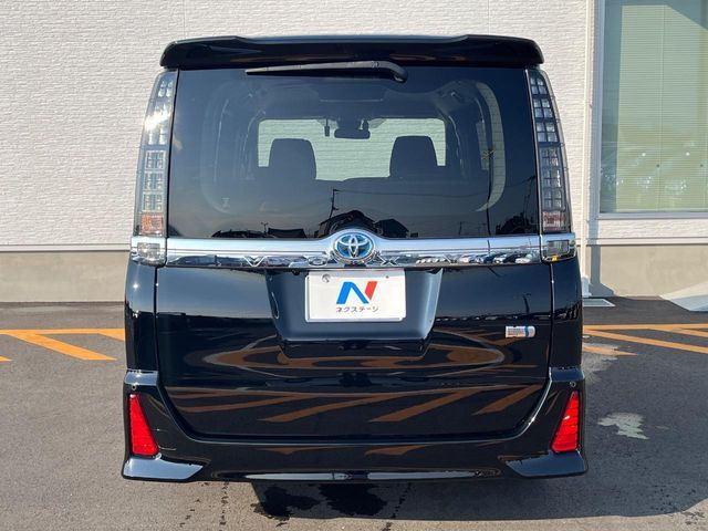 TOYOTA VOXY HYBRID 2016