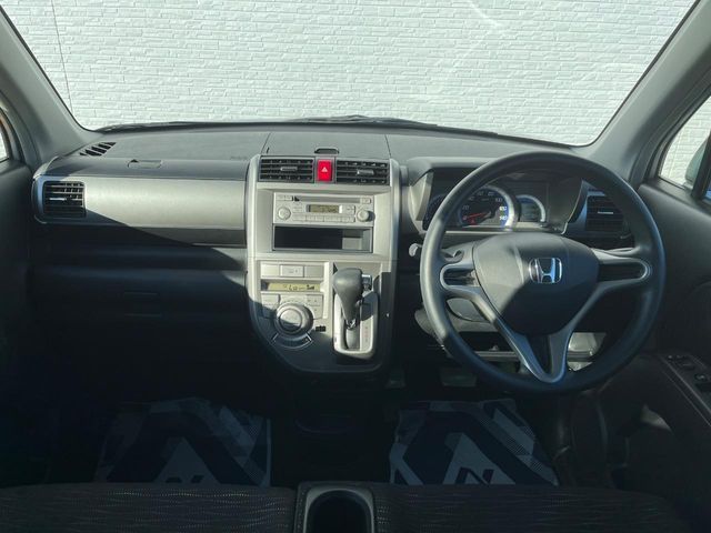 HONDA ZEST SPARK 2009