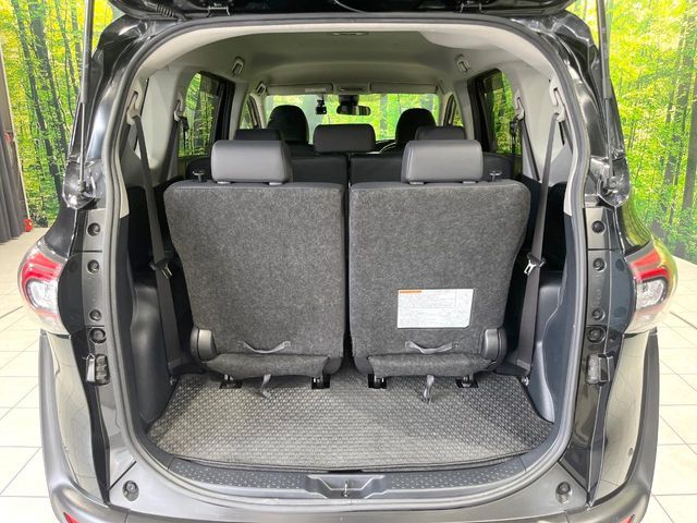 TOYOTA SIENTA HYBRID 2019