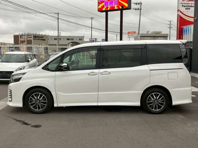TOYOTA VOXY 2016