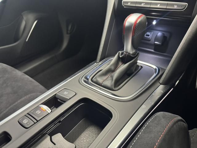 RENAULT RENAULT MEGANE hatchback 2022