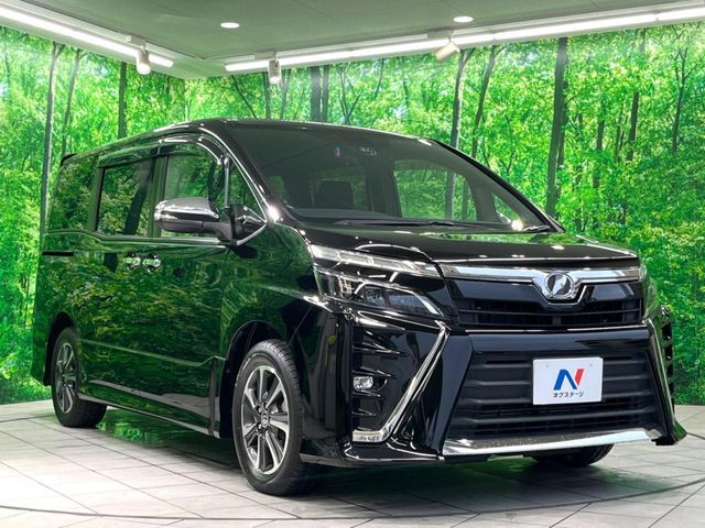 TOYOTA VOXY 2019