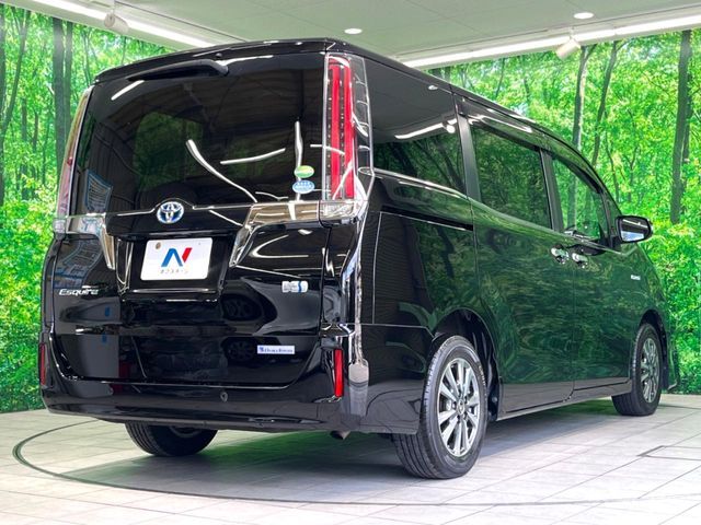 TOYOTA ESQUIRE HYBRID 2020