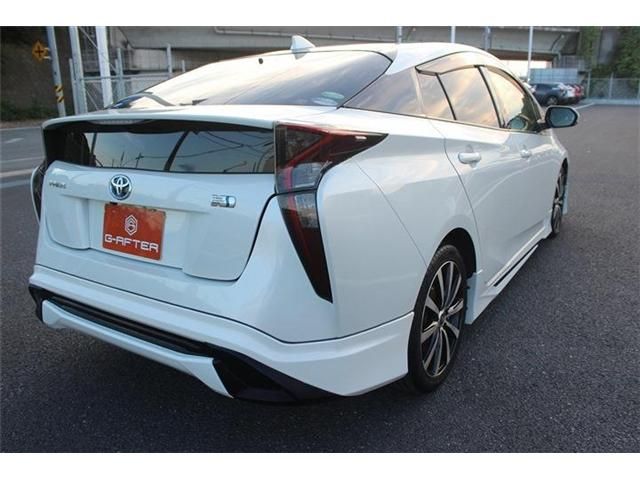TOYOTA PRIUS 2016