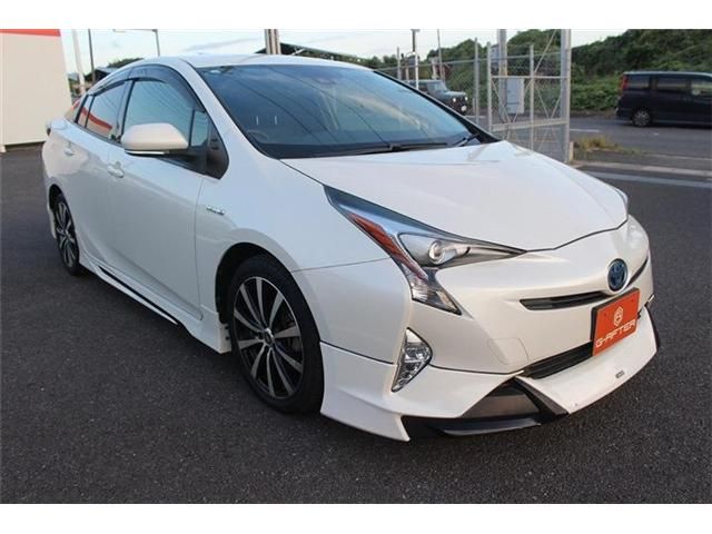 TOYOTA PRIUS 2016