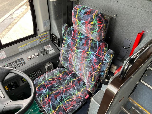 NISSAN DIESEL Space Runner 2006