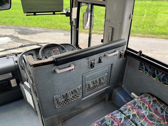 NISSAN DIESEL Space Runner 2006