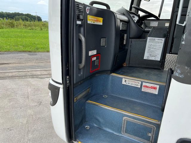 NISSAN DIESEL Space Runner 2006