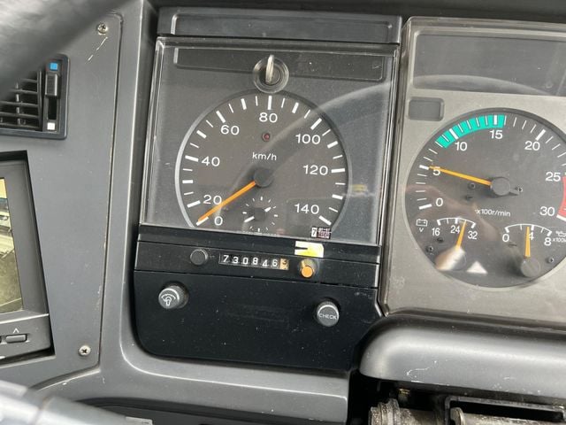 NISSAN DIESEL Space Runner 2006