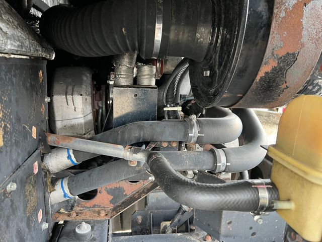 NISSAN DIESEL Space Runner 2006