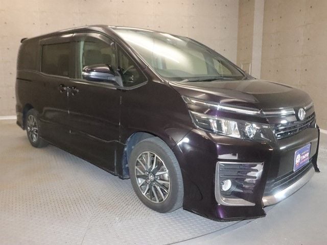 TOYOTA VOXY 2014