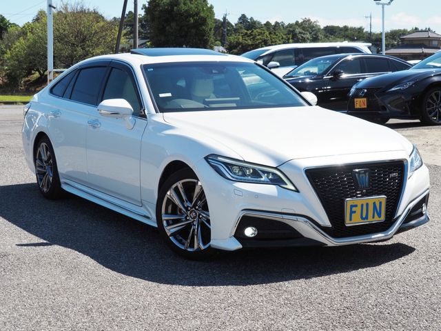 TOYOTA CROWN sedan hybrid 2021