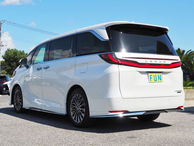 TOYOTA ???? LM500h 2025