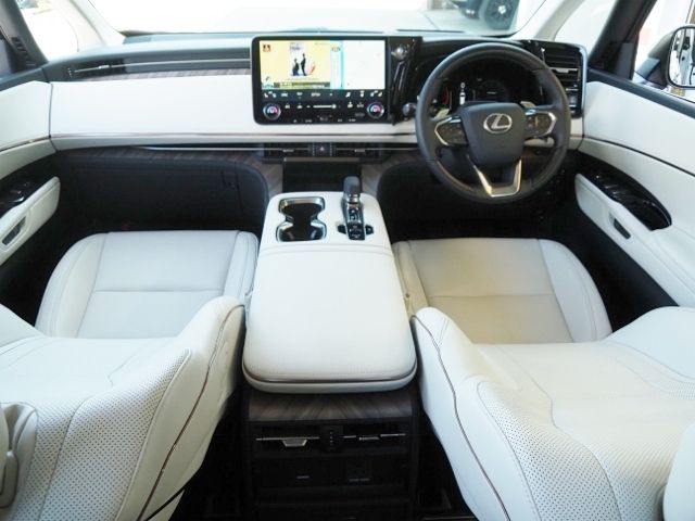 TOYOTA ???? LM500h 2025