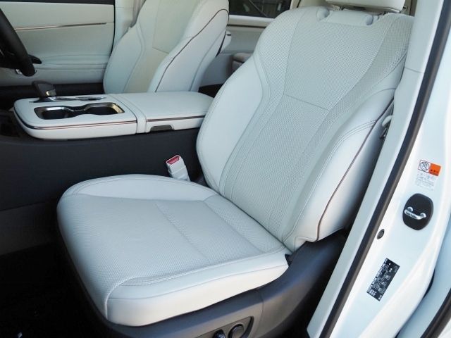 TOYOTA ???? LM500h 2025