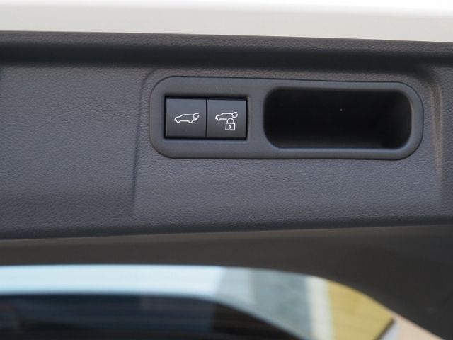 TOYOTA ???? LM500h 2025