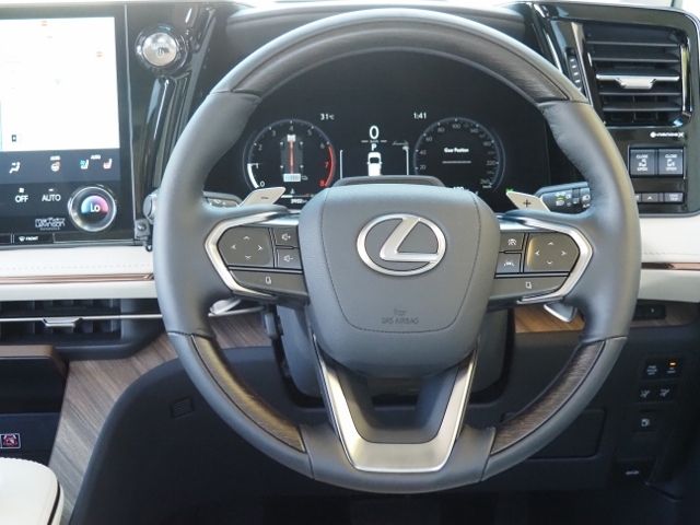 TOYOTA ???? LM500h 2025