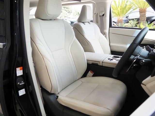 TOYOTA ???? LM500h 2024