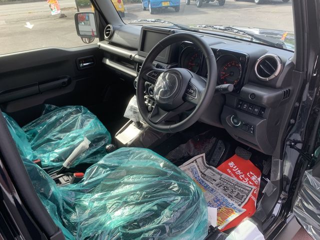 SUZUKI JIMNY NOMADE 2025