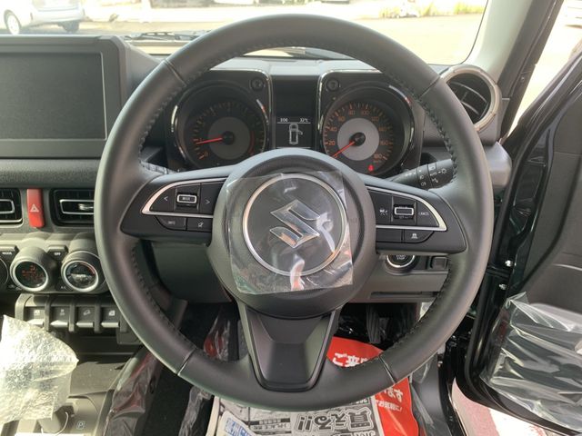 SUZUKI JIMNY NOMADE 2025