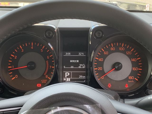 SUZUKI JIMNY NOMADE 2025