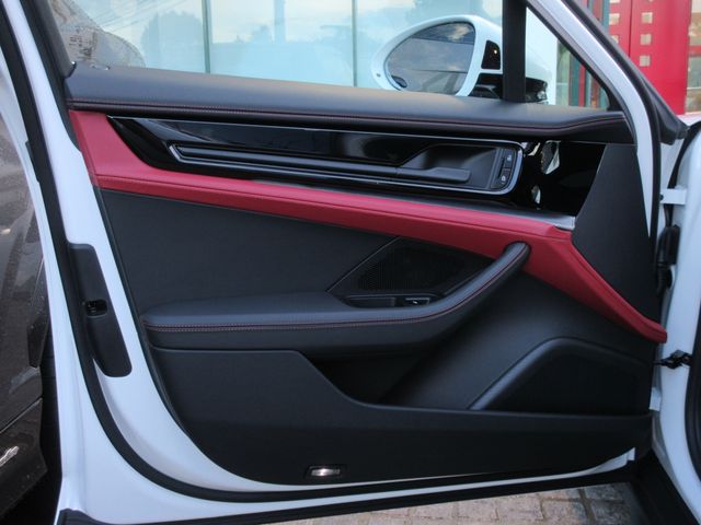 PORSCHE PORSCHE PANAMERA 2025