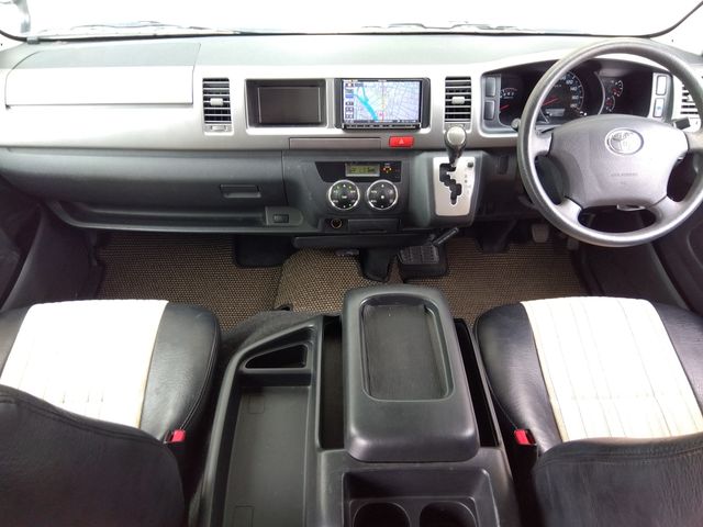 TOYOTA REGIUSACE van 4WD 2011