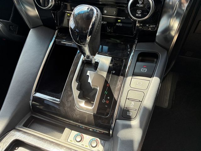 TOYOTA VELLFIRE 2019