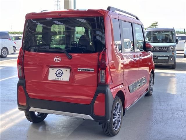 DAIHATSU TANTO FAN CROSS 2022