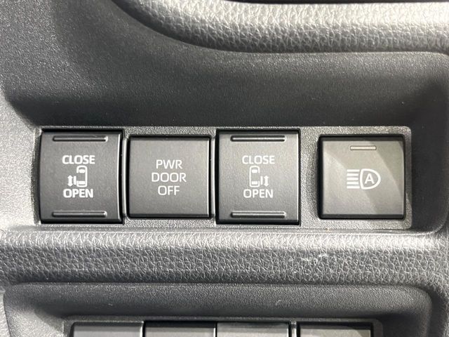 TOYOTA SIENTA HYBRID 2023