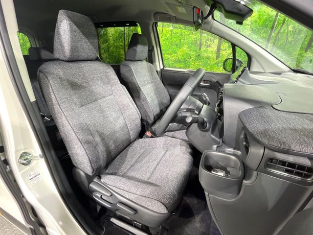 TOYOTA SIENTA HYBRID 2023