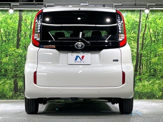 TOYOTA SIENTA HYBRID 2023