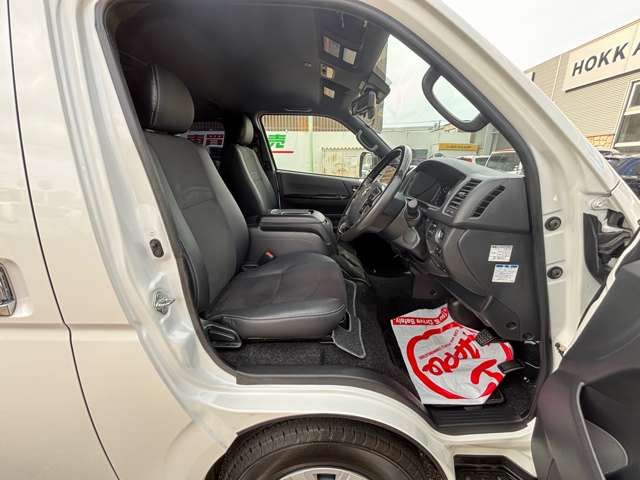 TOYOTA HIACE van 4WD 2022