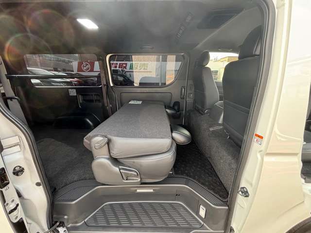 TOYOTA HIACE van 4WD 2022