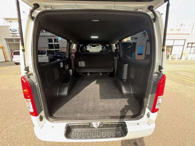 TOYOTA HIACE van 4WD 2022