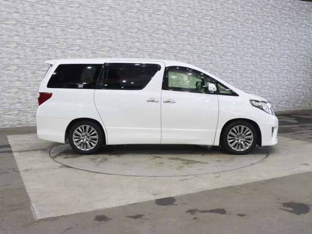 TOYOTA ALPHARD 2014