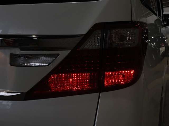 TOYOTA ALPHARD 2014
